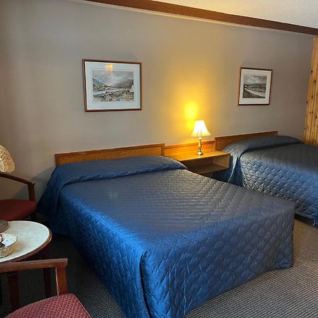 Glacier View Inn ヘーンズ・ジャンクション エクステリア 写真