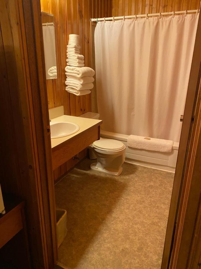 Glacier View Inn ヘーンズ・ジャンクション エクステリア 写真
